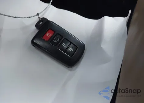 2016 Toyota Rav4 Limited z USA, uszkodzony, nr VIN 2T3DFREVXGW477162